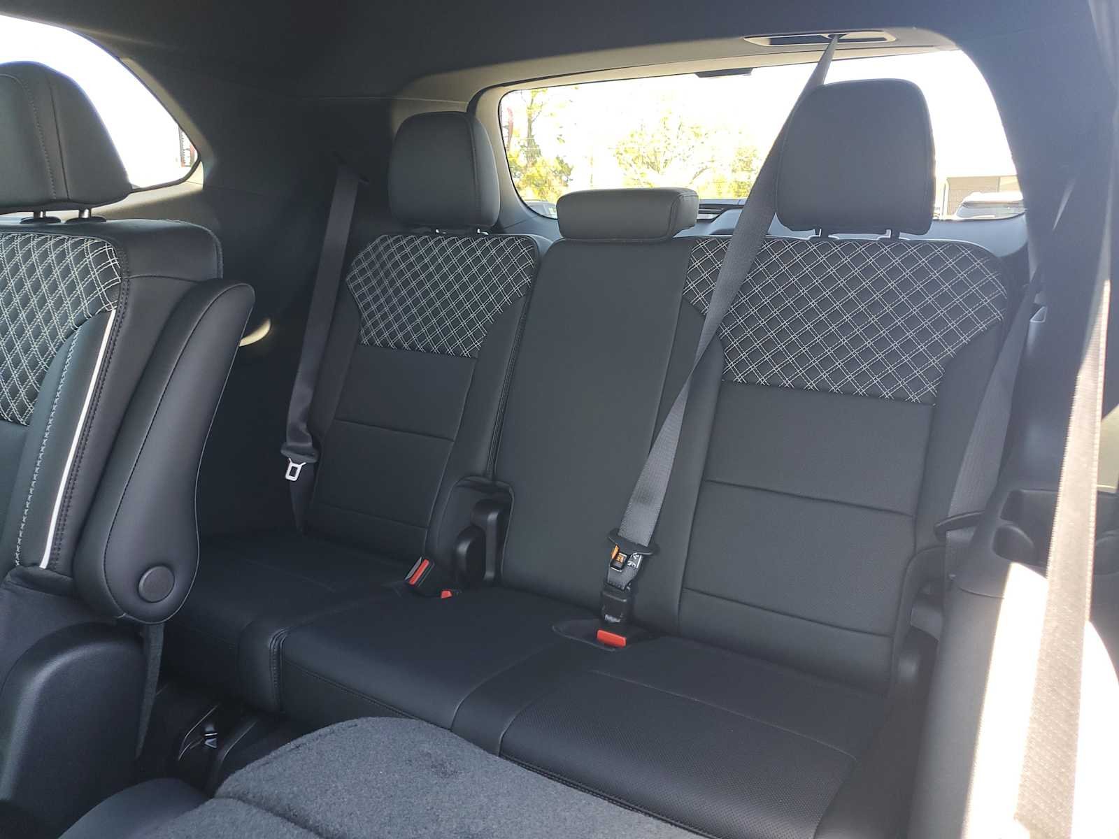 2026 GMC Acadia Denali - Photo 13