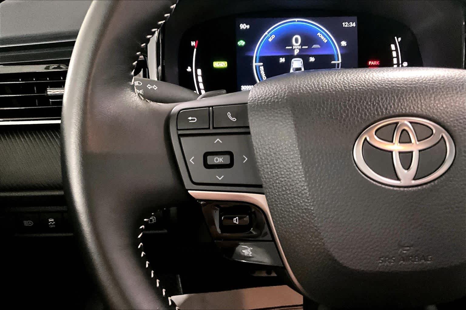 Used 2026 UNDERGROUND Toyota SE image 23