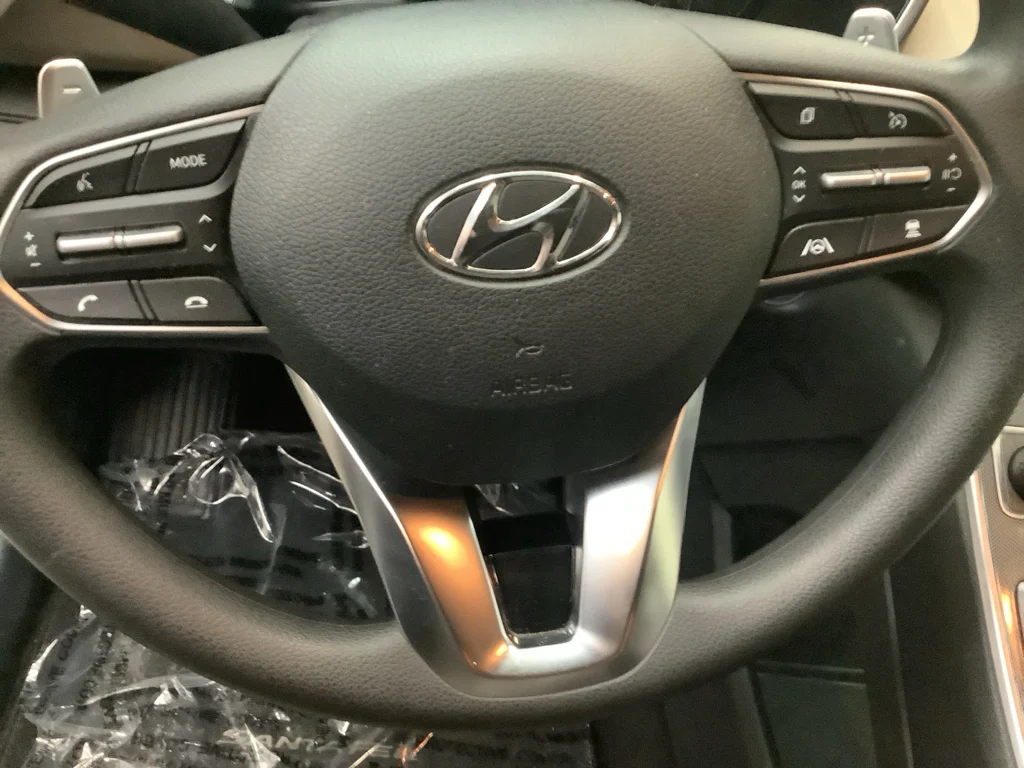 Used 2022 Quartz White Hyundai SEL image 15