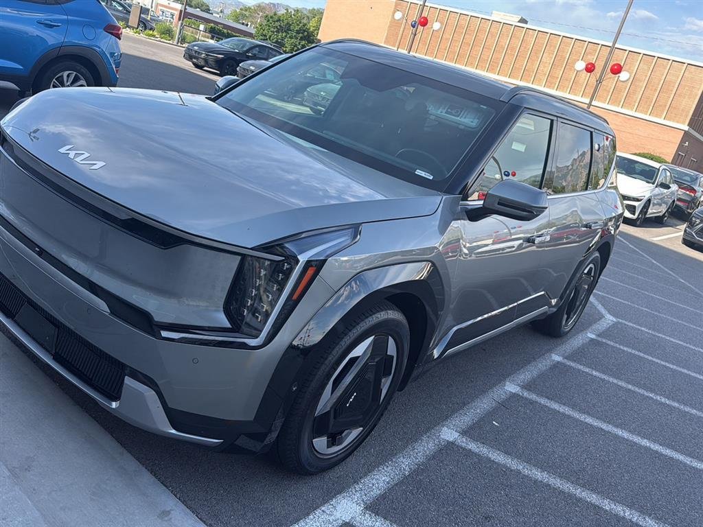 2024 Kia EV9 Land AWD's photo