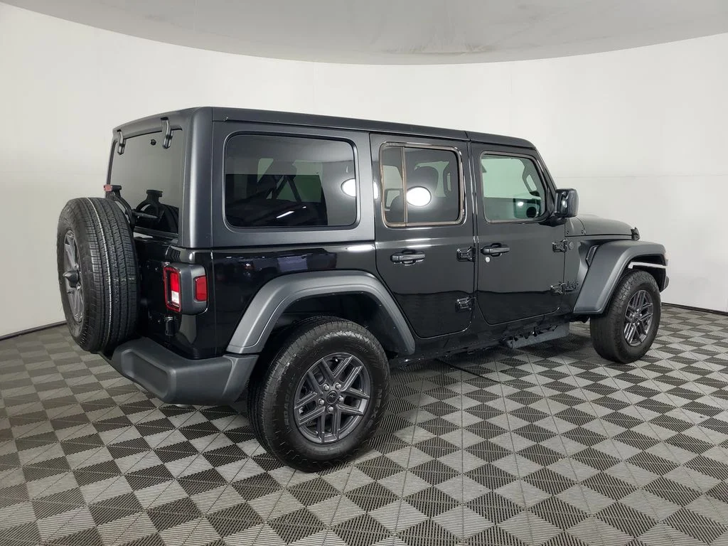 Used 2026 Black Jeep Sport S image 4