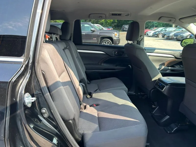 Used 2018 Black Toyota LE Sport Utility 4D image 26