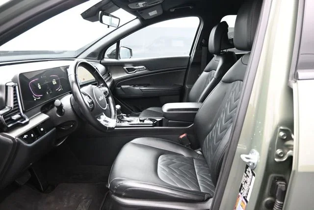 Used 2023 Green Kia X-Line image 16