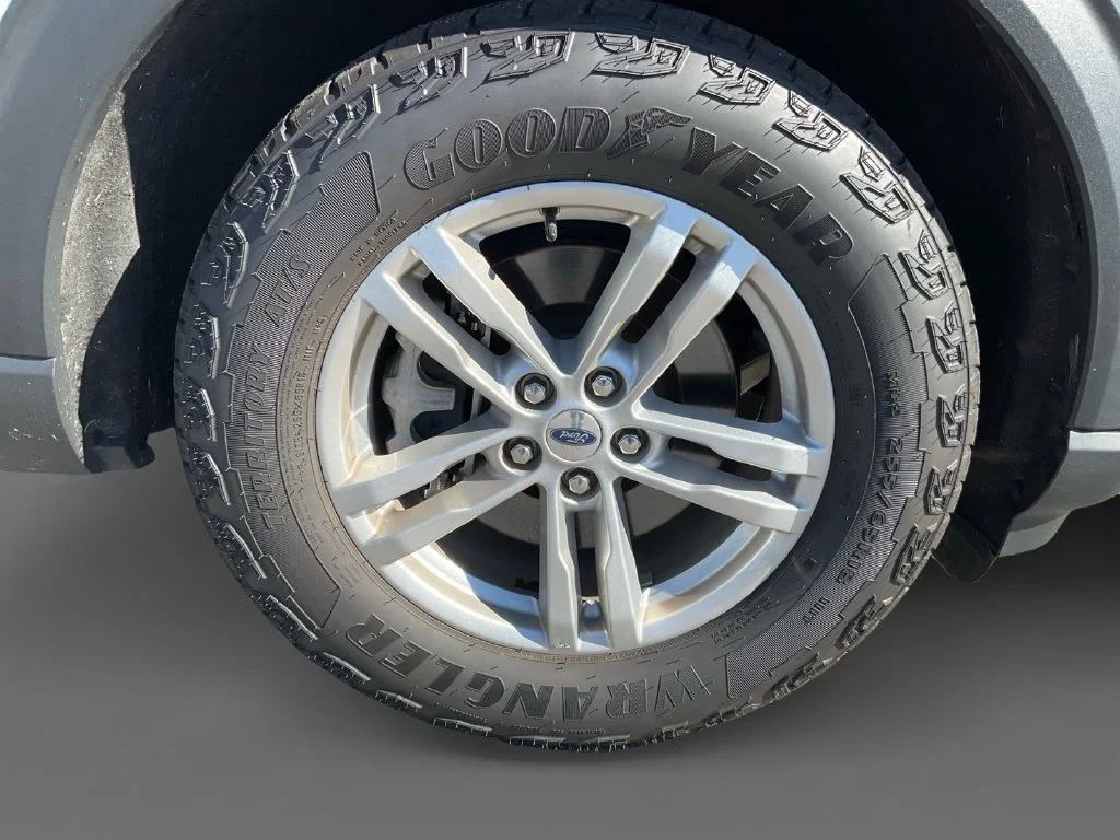 Used 2023 White Ford XLT image 13