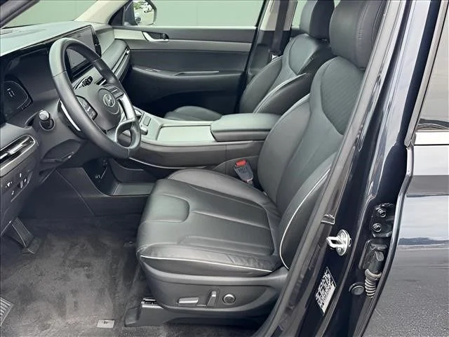 Used 2024 White Hyundai SEL image 6