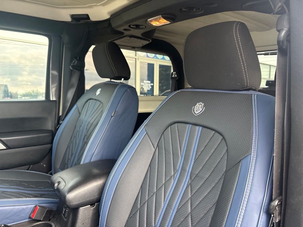 Used 2017 Granite Crystal Metallic Clearcoat Jeep Sahara image 11