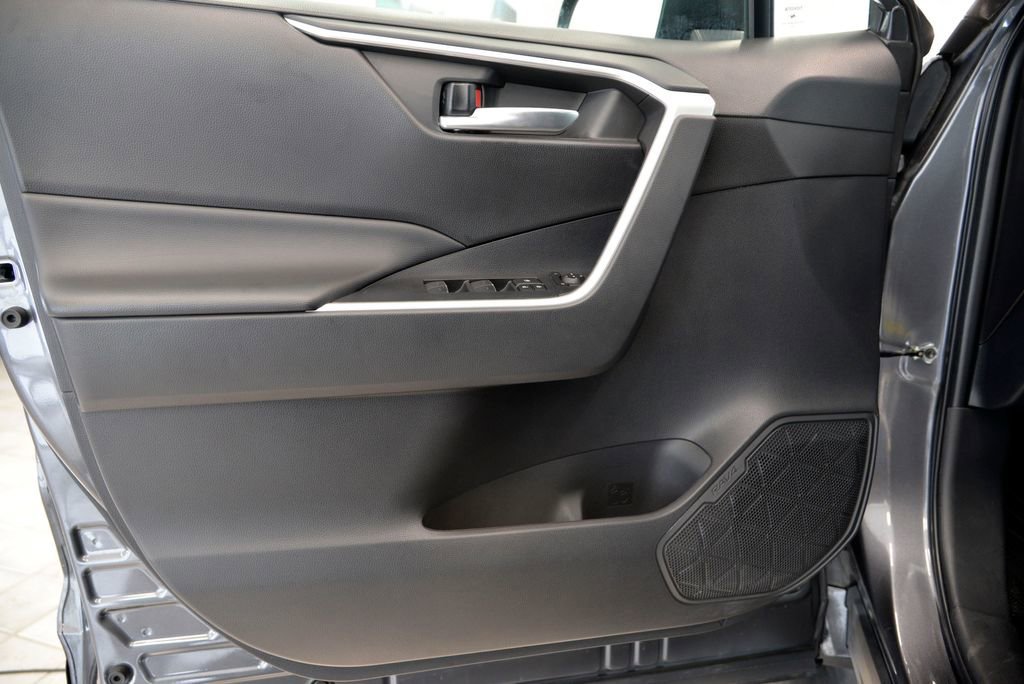 2023 Toyota RAV4 SE - Photo 14