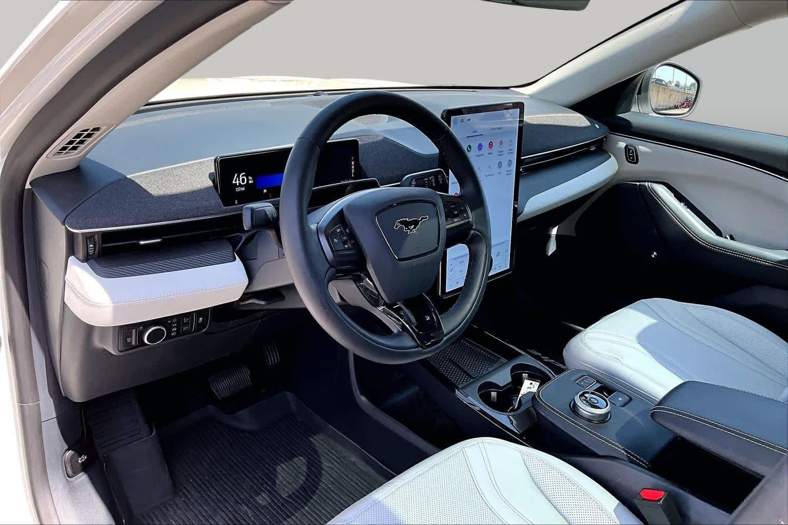 Used 2024 Star White Metallic Tri-Coat Ford Premium image 17