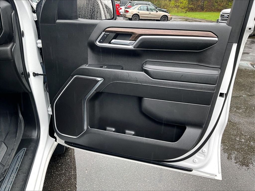 Used 2023 Summit White Chevrolet LT image 12