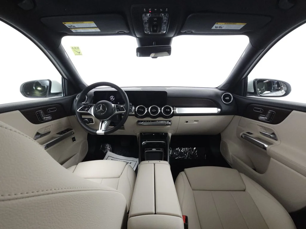 Certified Used 2026 Polar White Mercedes-Benz GLB 250 image 21