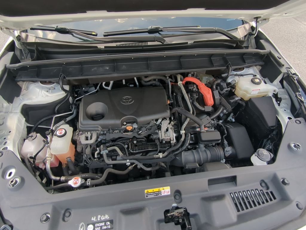 Used 2021 White Toyota XLE image 33