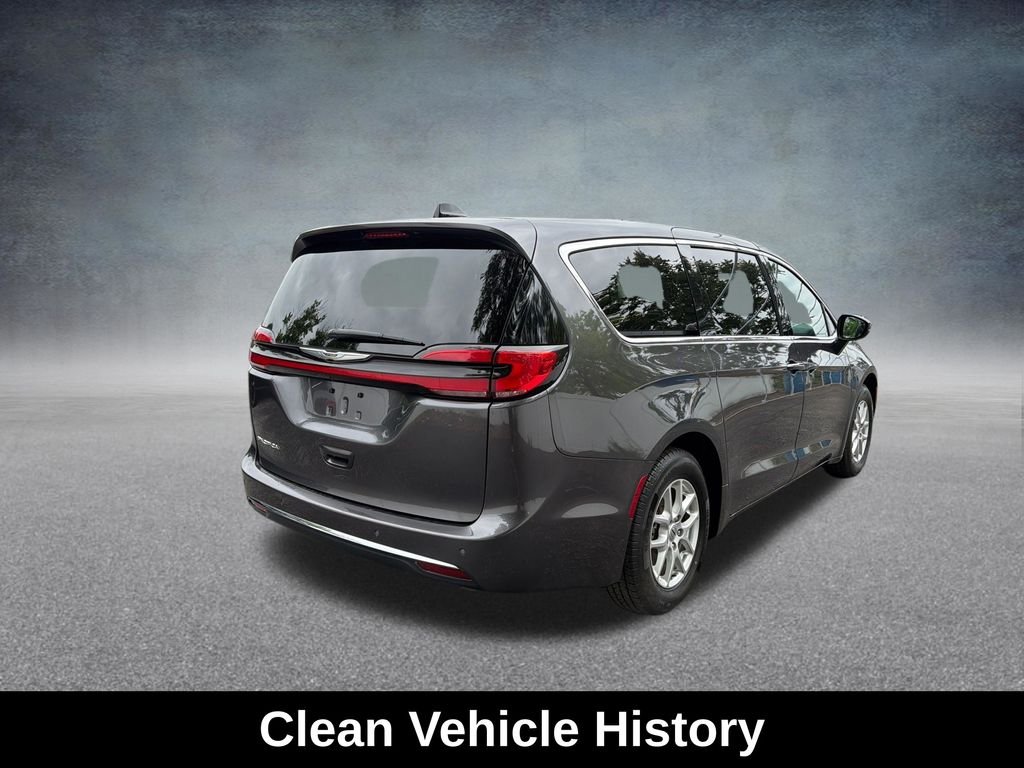 Used 2023 Granite Crystal Metallic Clearcoat Chrysler Touring L image 6