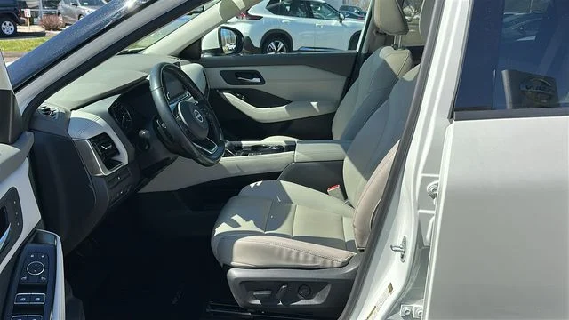 Certified Used 2023 White Nissan SL image 9