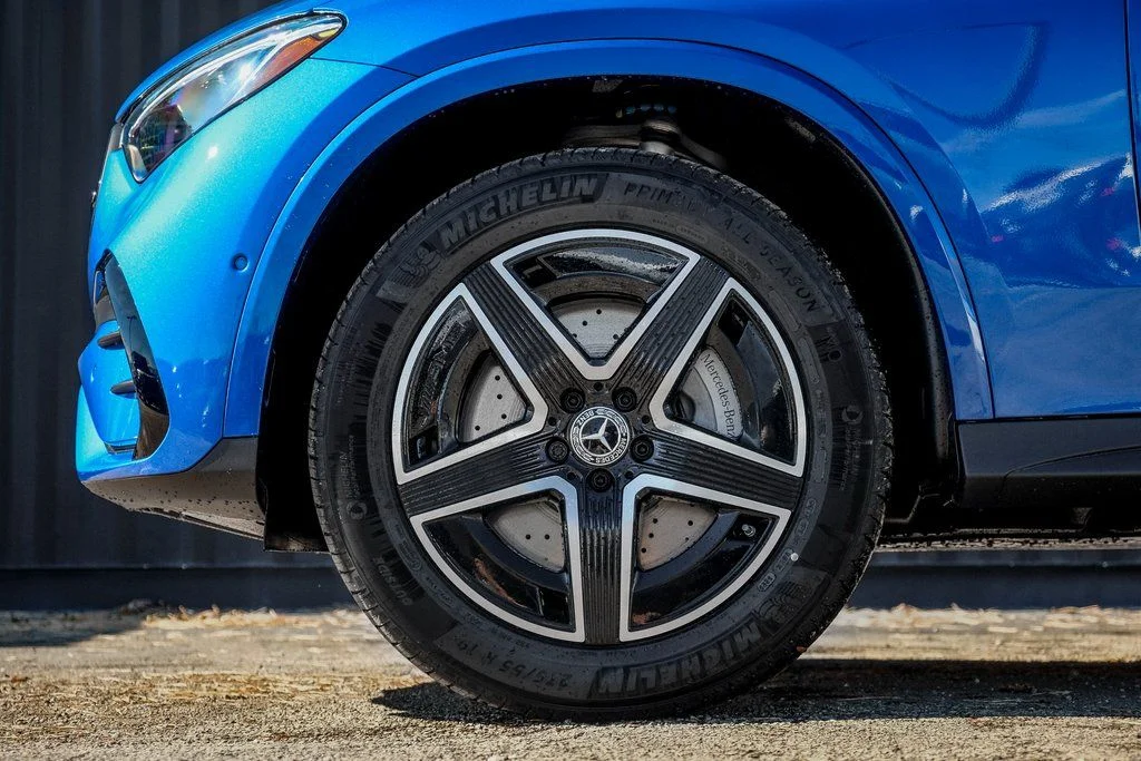 Certified Used 2026 Blue Mercedes-Benz GLC 300 image 4