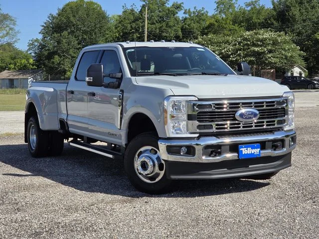 New 2026 Avalanche Ford F-350® XLT image 2