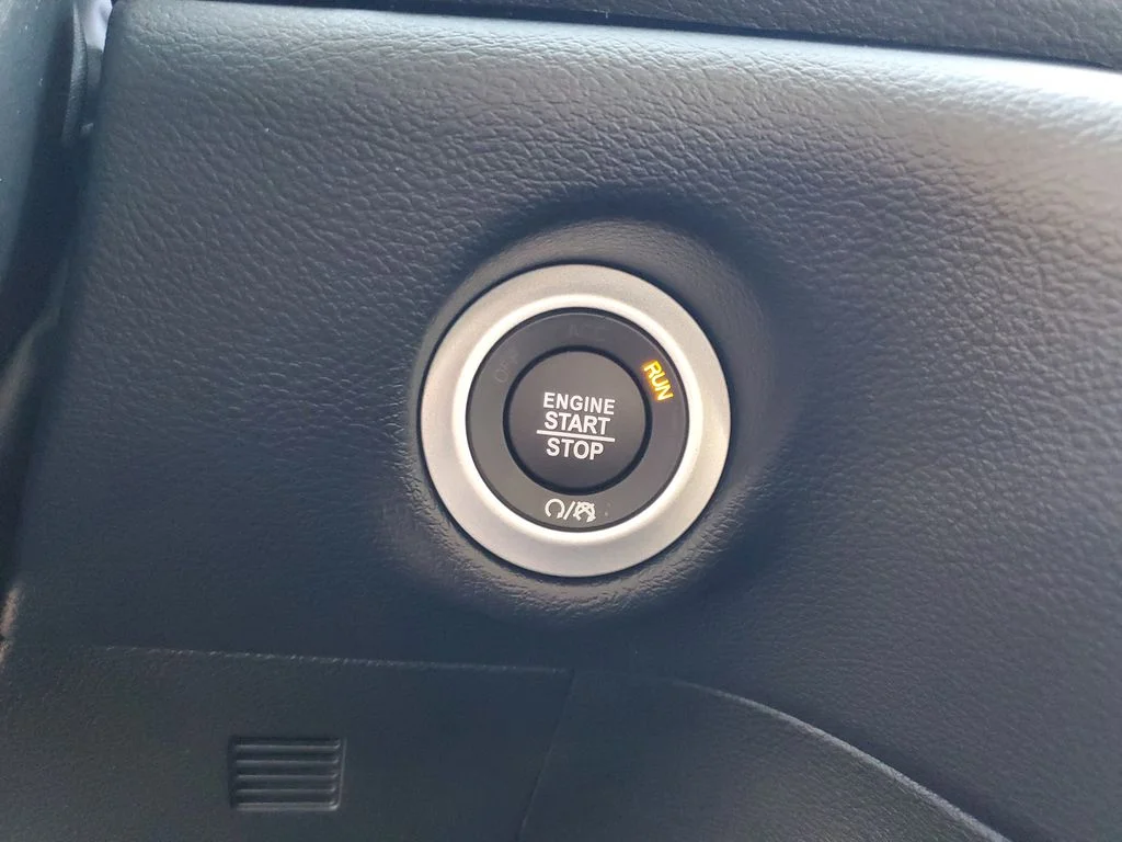 2025 Chrysler Voyager LX - Photo 21