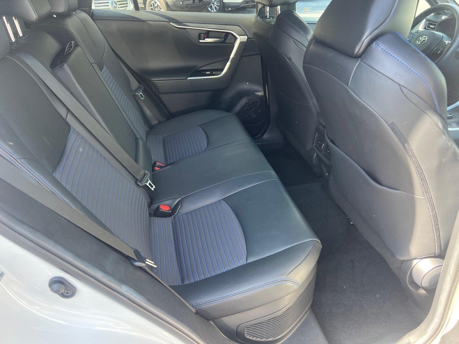 Used 2021 Blizzard Pearl w/Midnight Black Metallic Roof Toyota XSE image 16