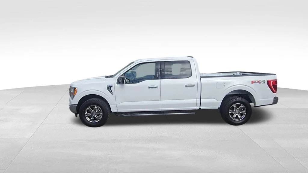 Used 2021 Oxford White Ford XLT image 5