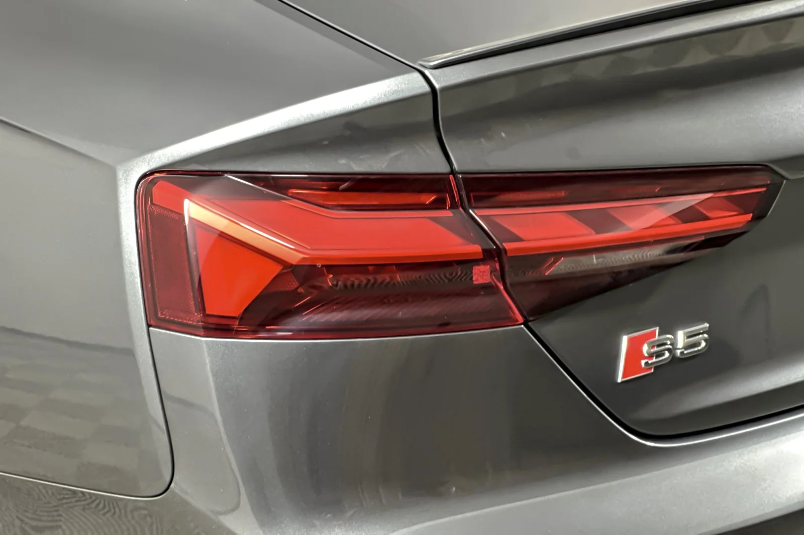 Used 2023 Daytona Gray Pearl Effect Audi Premium Plus 3.0 TFSI quattro image 27