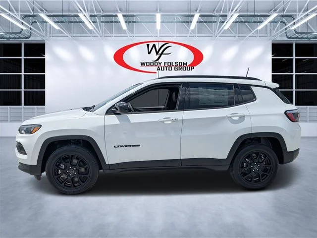 New 2026 White Jeep Latitude image 8