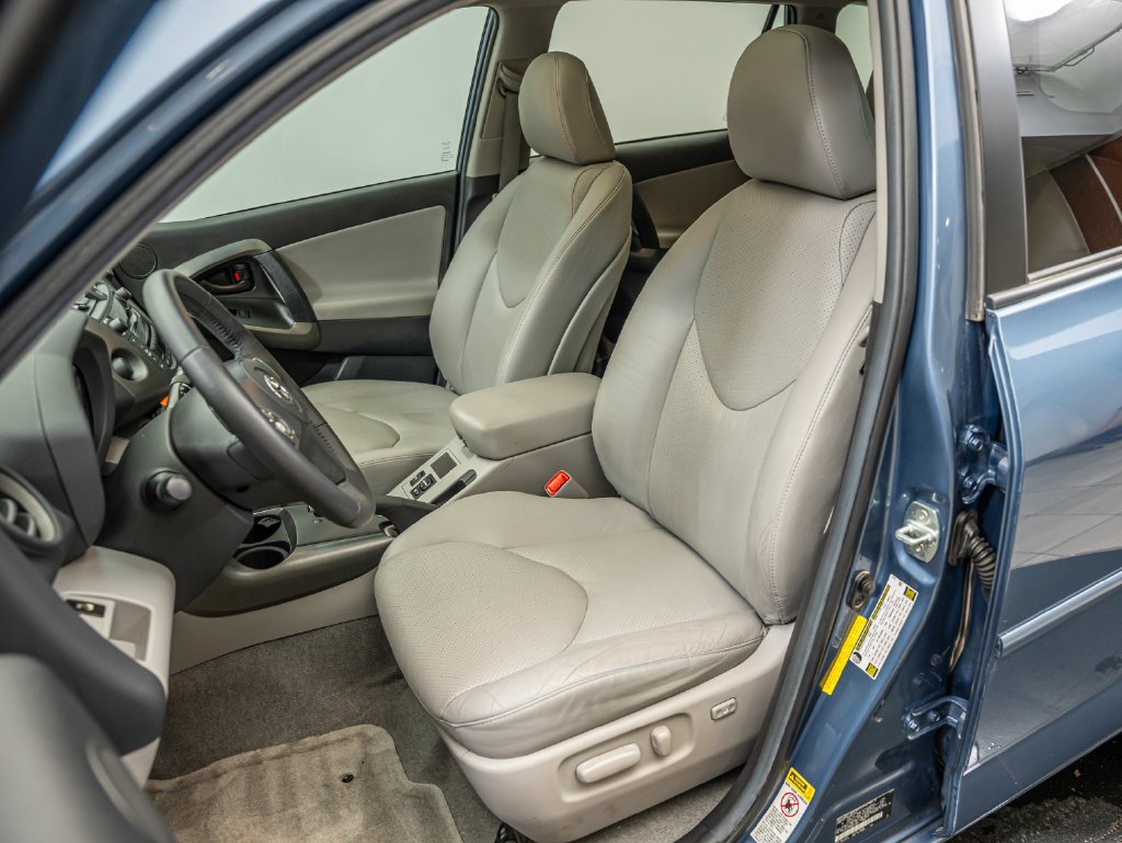 Used 2011 Pacific Blue Metallic Toyota Limited image 22