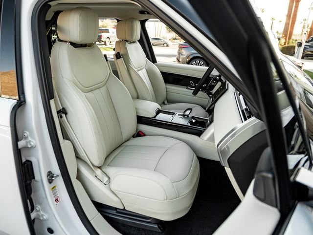 New 2026 Fuji White Land Rover SE image 38