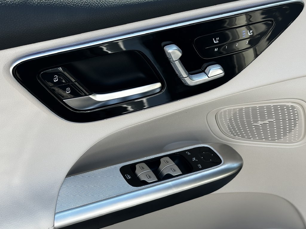 New 2027 Polar White Mercedes-Benz GLC 300 image 49