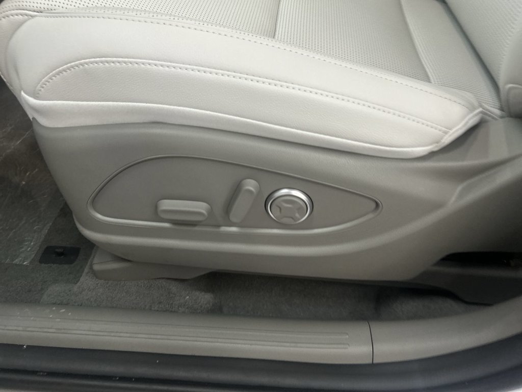 Used 2026 White Pearl Hyundai Limited image 13