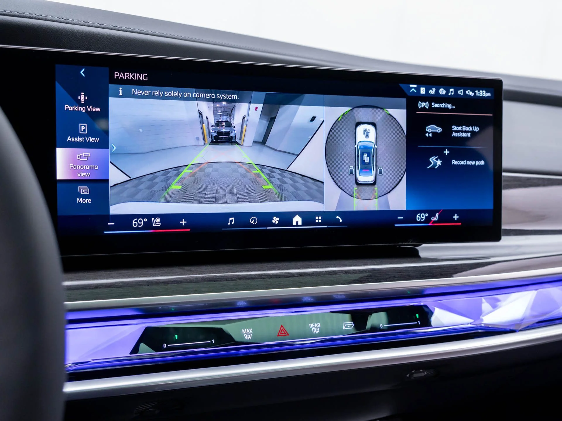 New 2026 White BMW 760i xDrive image 26