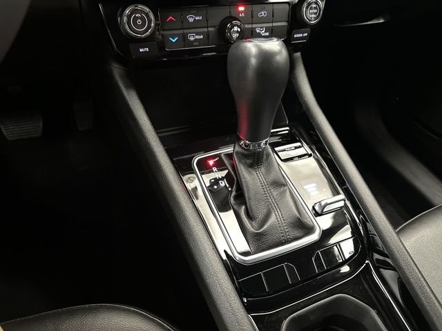 Used 2022 White Jeep Latitude image 22