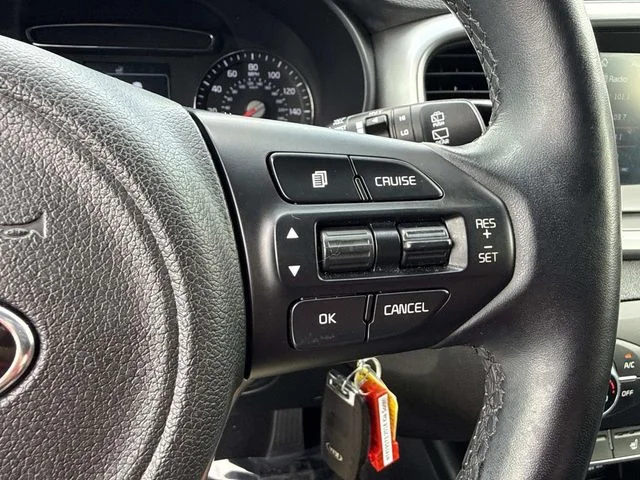 Used 2018 Purple Kia LX image 34