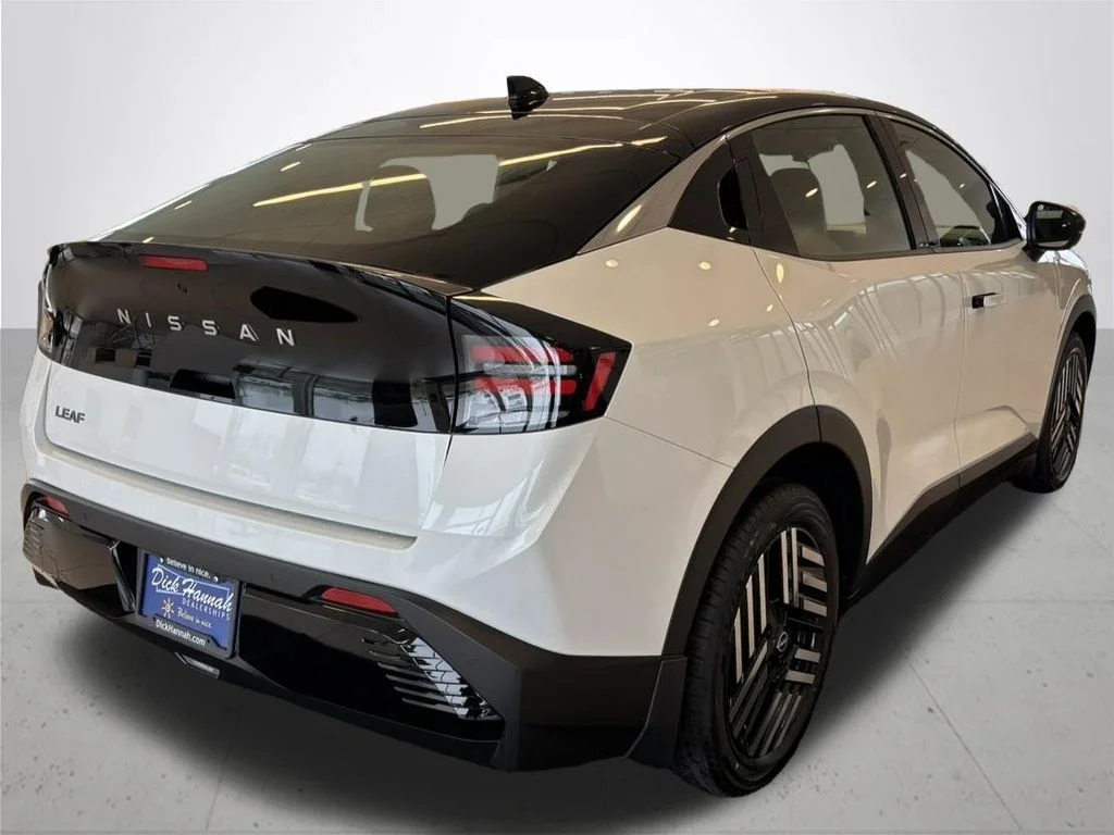 New 2026 Everest White Pearl TriCoat / Super Black Two-tone Nissan SV+ image 7