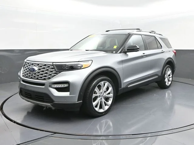 Used 2023 Silver Ford Platinum image 3