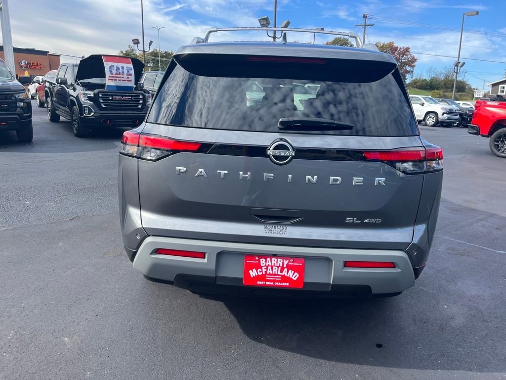 2024 Nissan Pathfinder SL photo 4