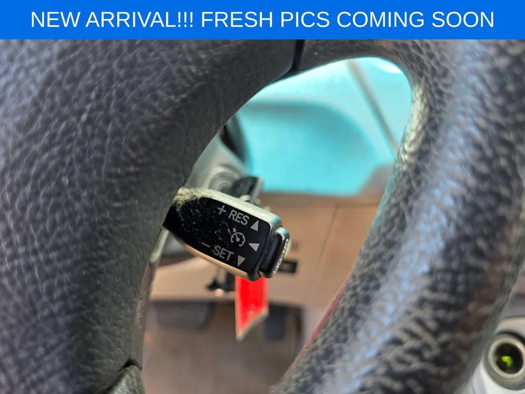 Used 2006  Toyota 4dr V6 (Natl) image 12