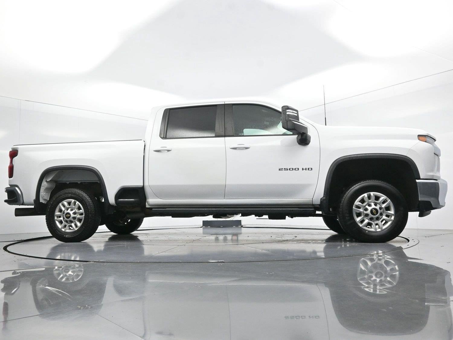 Used 2022 Summit White Chevrolet LT image 42