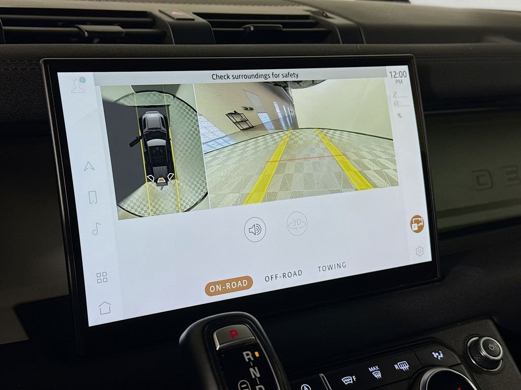 Certified Used 2022 Black Land Rover X-Dynamic SE image 15