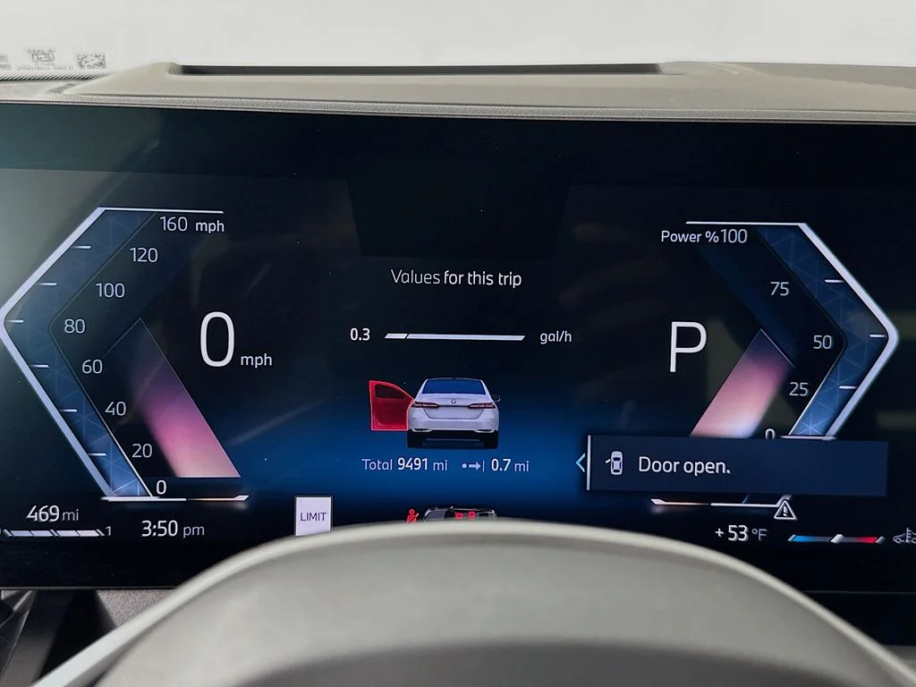2025 BMW 5 Series 530i - Photo 12