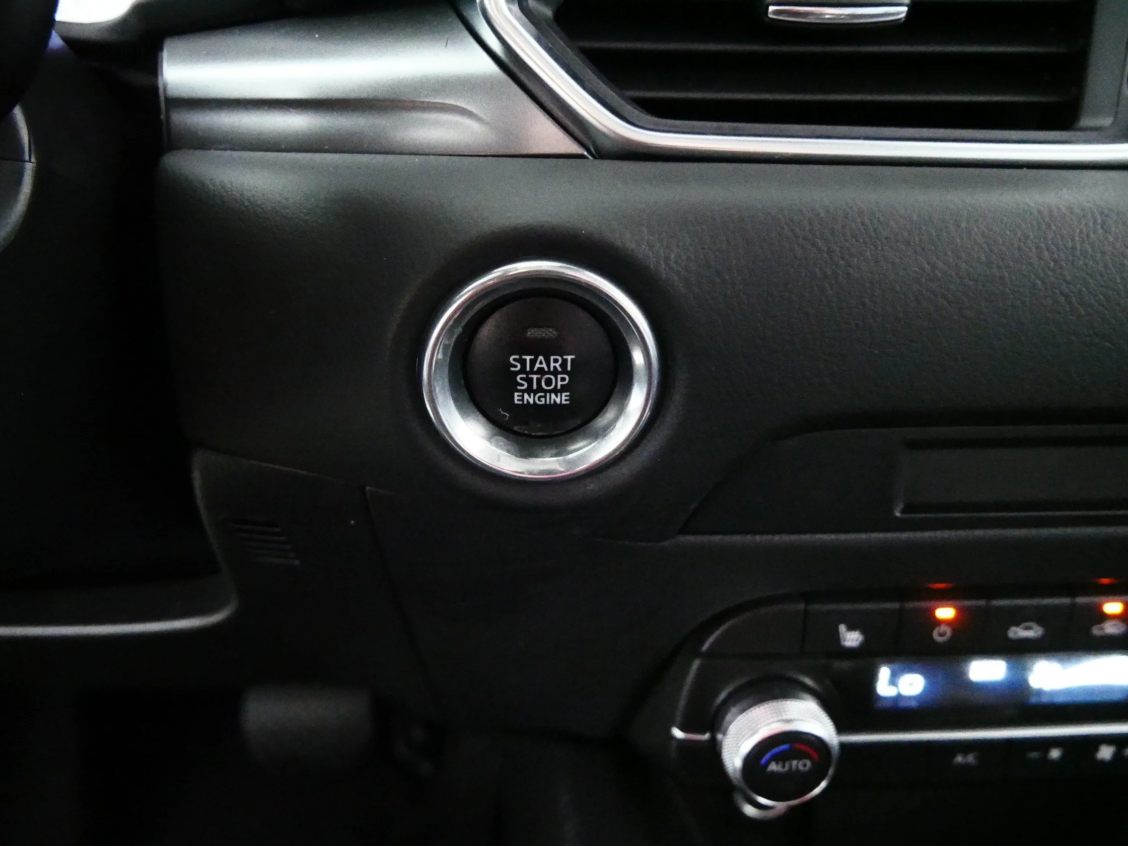 Used 2025 Jet Black Mica Mazda 2.5 S Preferred Package image 29