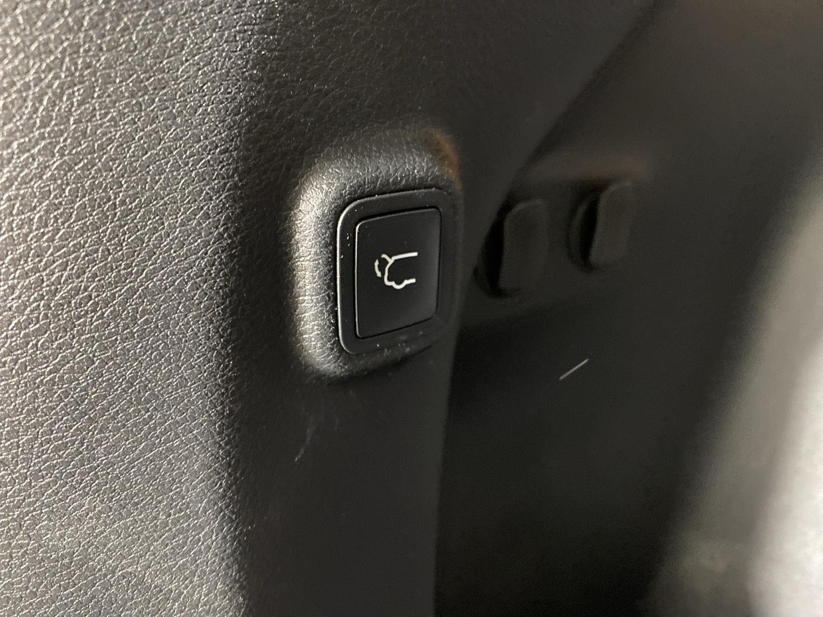 Used 2019 Olive Green Pearlcoat Jeep Limited image 26