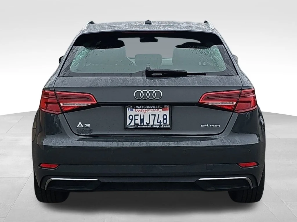 Used 2017 Gray Audi 1.4T Premium image 4