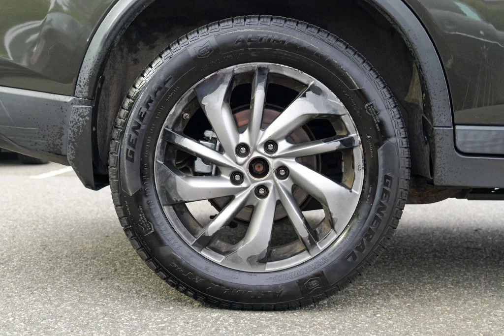 Used 2015 Midnight Jade Nissan SL image 13