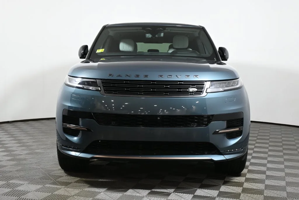 Used 2024 Green Land Rover Autobiography image 10