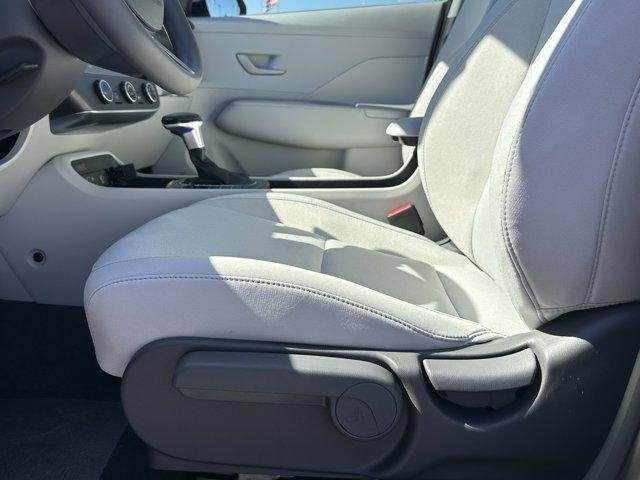 2026 Hyundai Kona SE - Photo 9