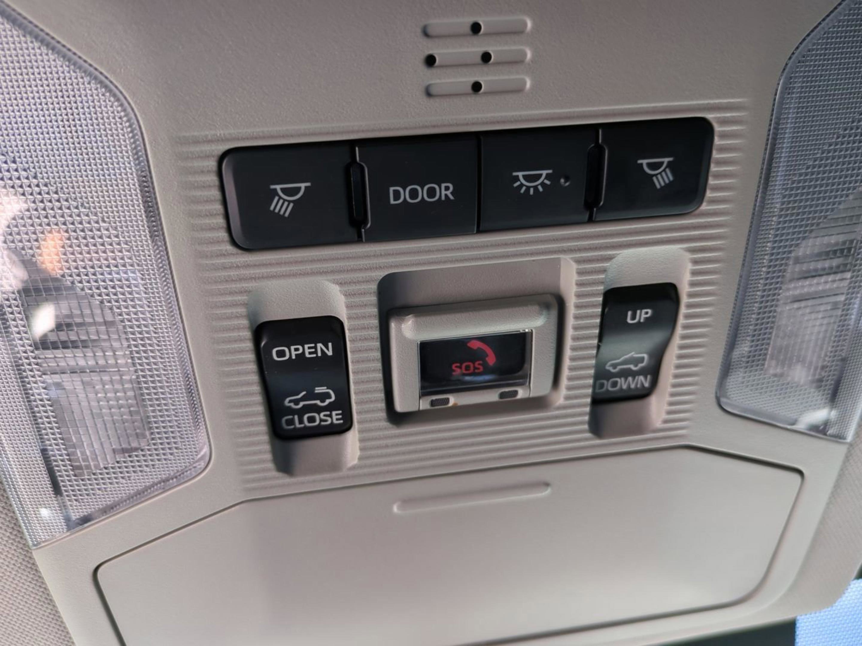 Used 2022 Blizzard Pearl Toyota XLE Premium image 26