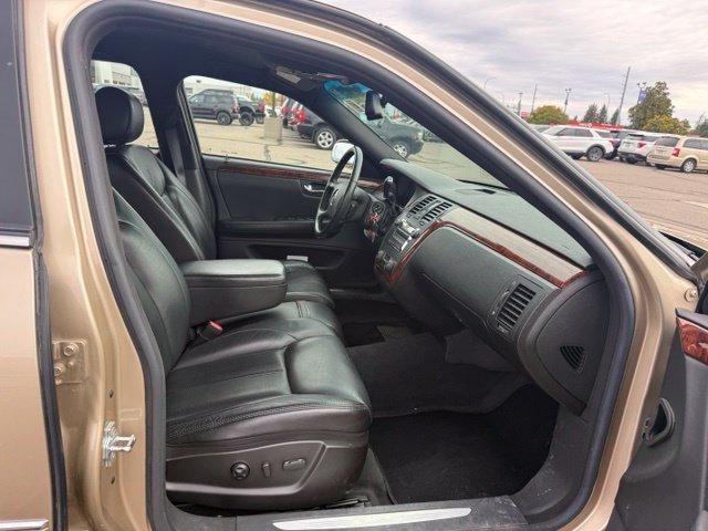 Used 2006 Beige Cadillac Base image 12