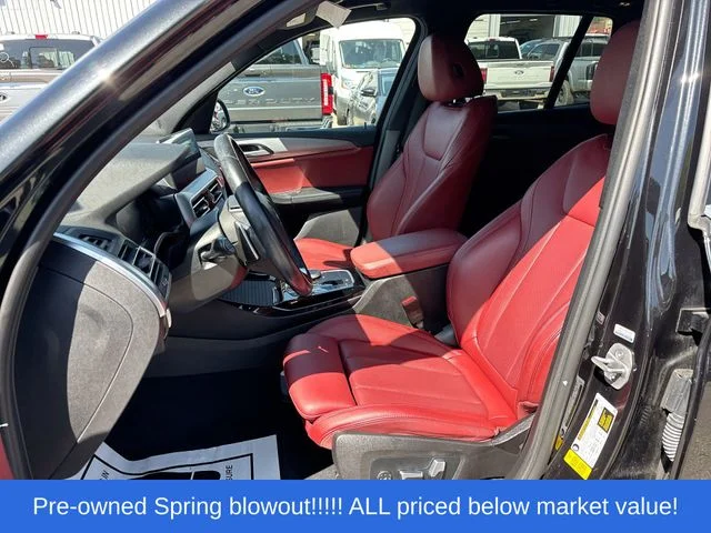 Used 2022 Black BMW sDrive30i image 17
