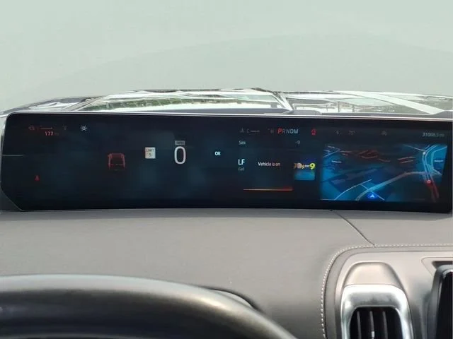 Used 2025  Ford Platinum image 11