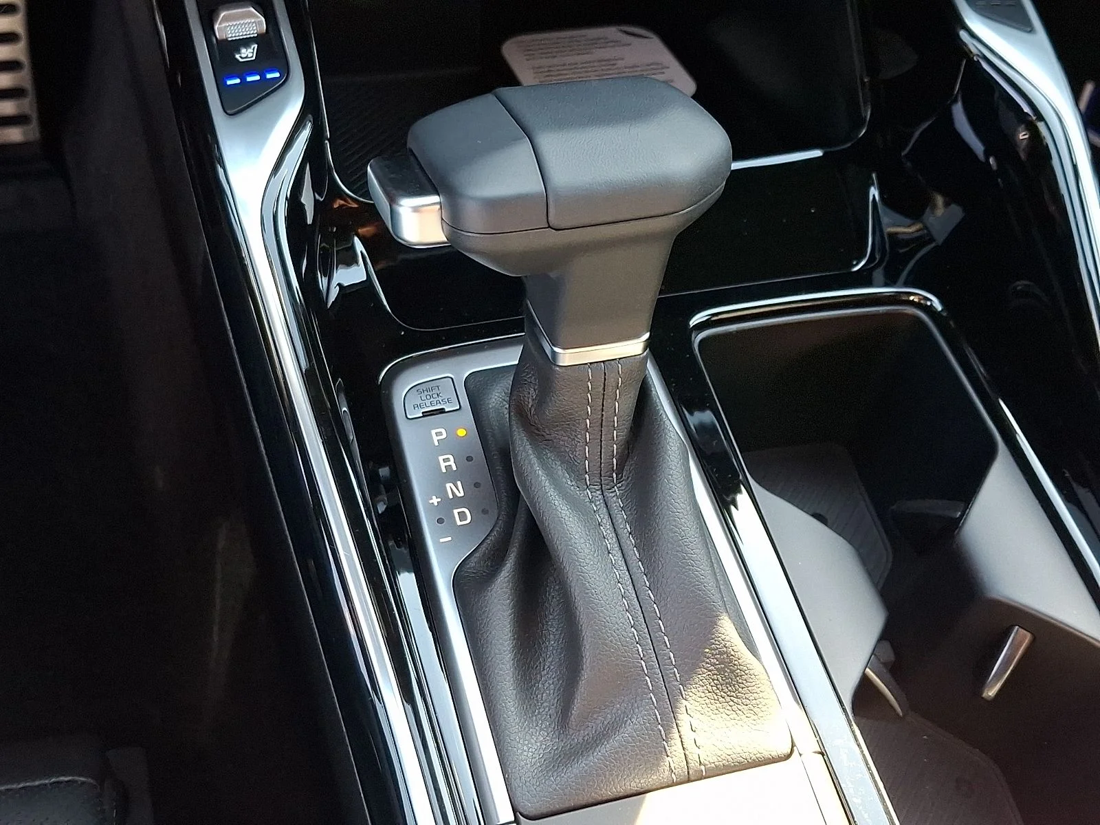 New 2026 White Kia X-Line SX Prestige image 14