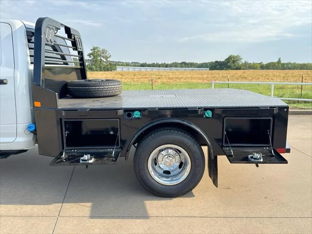 New 2026 Bright White Clear-Coat Exterior Paint RAM Tradesman image 21